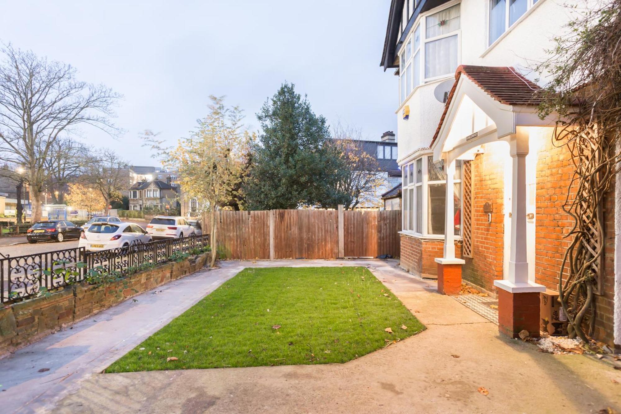 Kingswood Apartment London Exterior photo